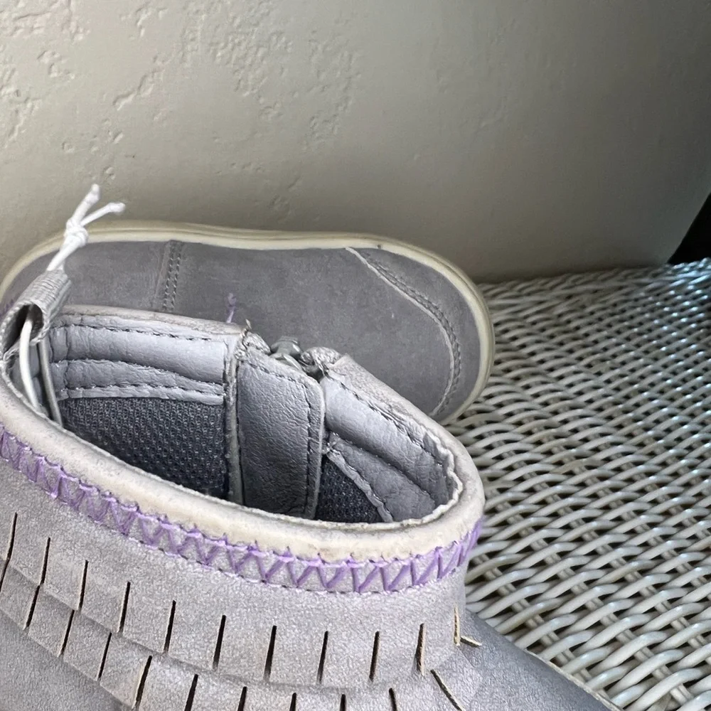 Stride Rite cute gray